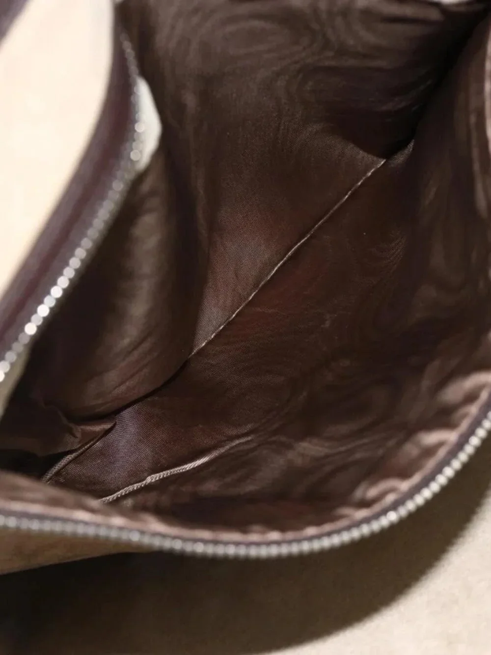 Gucci brand	gucci color	brown